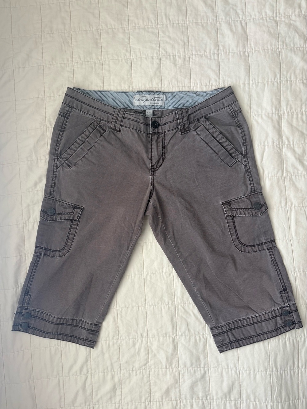 Aeropostale Men's Olive Gray Cargo Shorts with Flap Pockets